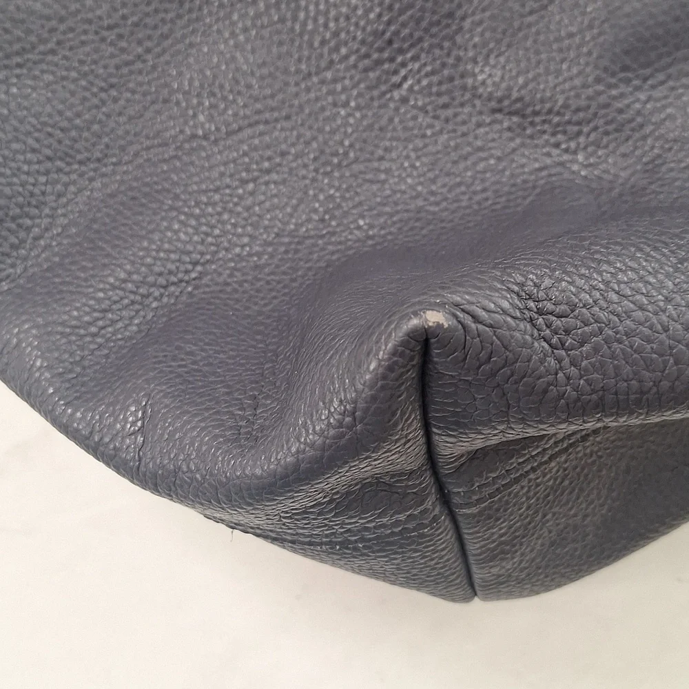Cuyana Navy Large Leather Tote